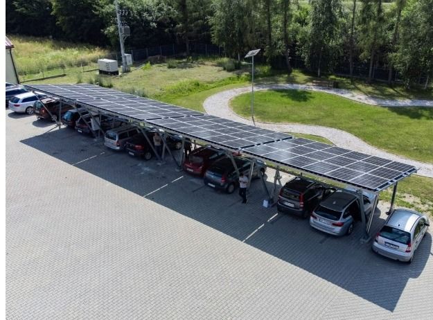 Ombrières de parking équipées en photovoltaïque