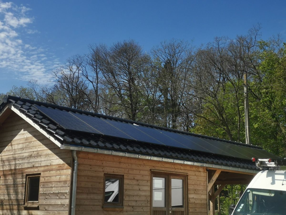 Installation photovoltaïque réalisée par GREEN-SUN sur une maison en Wallonie